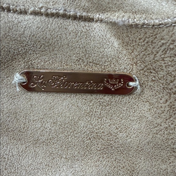 La Fiorentina. Tan White Fox Fur Hooded Vest - Picture 6 of 7